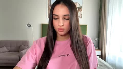 Snapshot of vixy_luna chatting on May 27, 1:08 pm Miss Mia online show from May 27, 1:08 pm