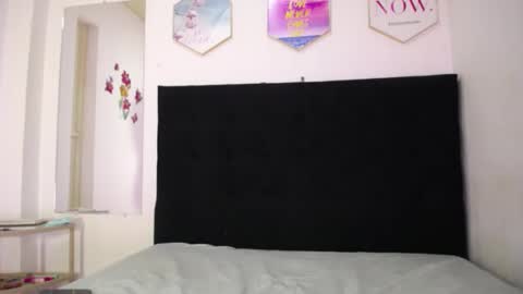 vjulietaper1 online show from January 15, 11:26 am