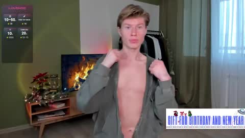 Snapshot of vlad_ggvldd chatting on December 10, 10:06 am Vlad Dinovich online show from December 10, 10:06 am