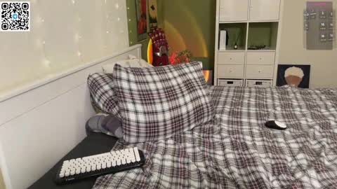 Snapshot of vlad_ggvldd chatting on March 7, 4:55 pm Vlad Dinovich online show from March 7, 4:55 pm