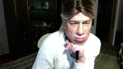 Violetta Elysia online show from April 4, 2:25 pm