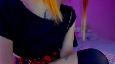 Snapshot of void_smokin chatting on April 11, 12:31 pm Gabriela online show from April 11, 12:31 pm