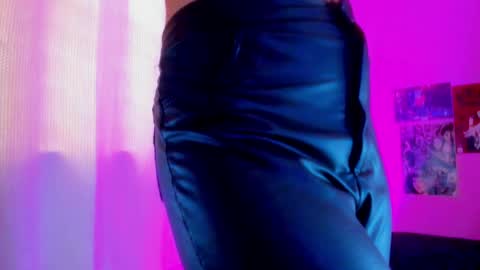 Snapshot of void_smokin chatting on May 25, 7:20 pm Gabriela online show from May 25, 7:20 pm