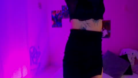 Snapshot of void_smokin chatting on July 12, 10:50 am Gabriela online show from July 12, 10:50 am
