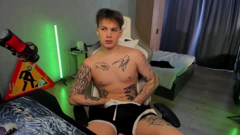 Snapshot of vova_belkin_ chatting on February 8, 11:35 am vova online show from February 8, 11:35 am