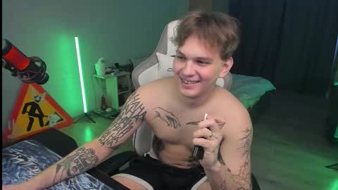 Snapshot of vova_belkin_ chatting on February 14, 10:12 am vova online show from February 14, 10:12 am