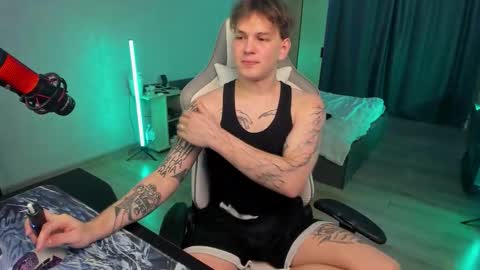 Snapshot of vova_belkin_ chatting on February 16, 10:22 am vova online show from February 16, 10:22 am