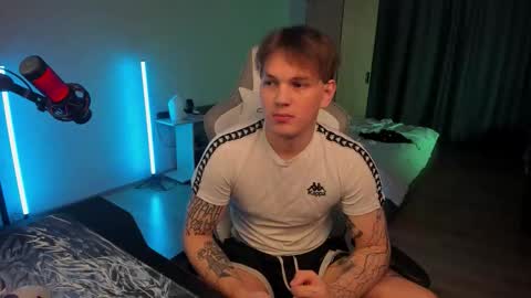 Snapshot of vova_belkin_ chatting on February 23, 10:29 pm vova online show from February 23, 10:29 pm