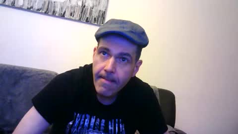 voyeuredeluxe online show from December 23, 5:27 am