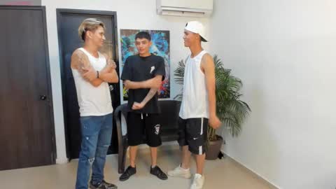 voyeurism_guys online show from September 14, 11:04 pm