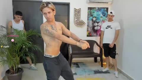 voyeurism_guys online show from September 23, 11:08 pm