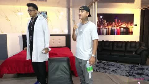 voyeurism_guys online show from April 10, 11:09 pm