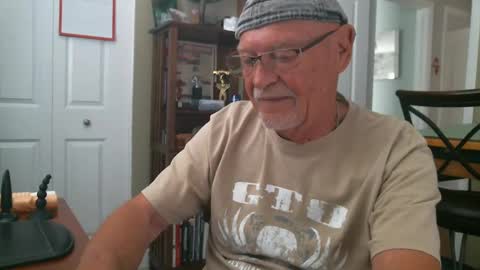 Snapshot of vueuorme chatting on February 9, 3:01 pm Vueuorme online show from February 9, 3:01 pm