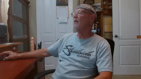 Snapshot of vueuorme chatting on November 9, 2:59 pm Vueuorme online show from November 9, 2:59 pm