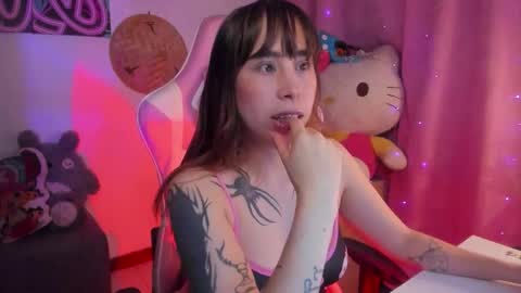 AIKA  online show from November 17, 3:23 am