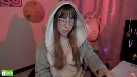 Snapshot of waifu_aika chatting on March 13, 5:25 am AIKA online show from March 13, 5:25 am