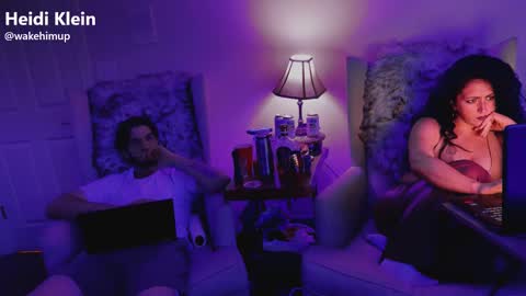 Snapshot of wakehimup chatting on November 18, 5:12 am wakehimup online show from November 18, 5:12 am