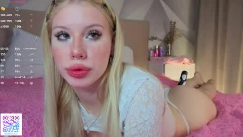 Snapshot of waki_fuckie chatting on April 24, 6:43 pm Lina online show from April 24, 6:43 pm