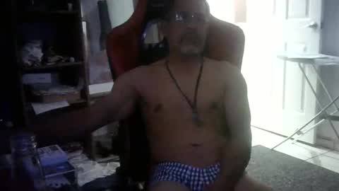 Snapshot of walo_77 chatting on January 8, 2:25 am walo_77 online show from January 8, 2:25 am