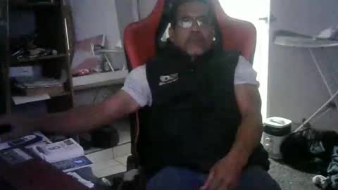 Snapshot of walo_77 chatting on February 7, 6:28 am walo_77 online show from February 7, 6:28 am