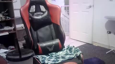 Snapshot of walo_77 chatting on March 22, 5:33 am walo_77 online show from March 22, 5:33 am