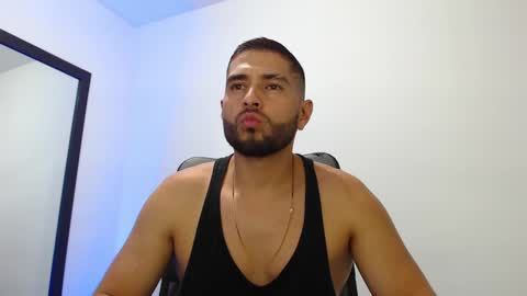 Snapshot of walter_brownn01 chatting on January 18, 11:22 pm WALTER BROWN online show from January 18, 11:22 pm