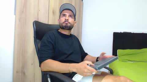 WALTER BROWN  online show from November 28, 7:38 pm