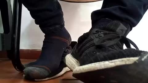 Snapshot of waltherfeet_ chatting on December 10, 2:39 pm WaltherFeet online show from December 10, 2:39 pm