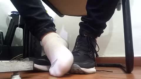 Snapshot of waltherfeet_ chatting on December 23, 8:25 pm WaltherFeet online show from December 23, 8:25 pm