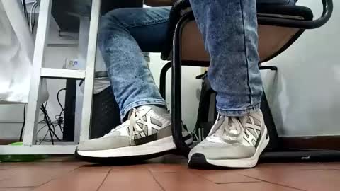 Snapshot of waltherfeet_ chatting on October 6, 7:33 pm WaltherFeet online show from October 6, 7:33 pm