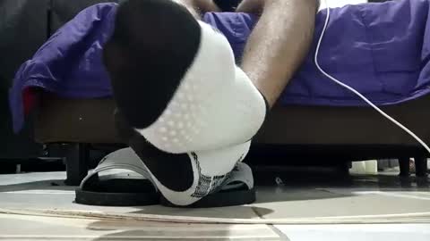 Snapshot of waltherfeet_ chatting on October 13, 2:11 am WaltherFeet online show from October 13, 2:11 am