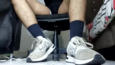 Snapshot of waltherfeet_ chatting on May 27, 1:57 am WaltherFeet online show from May 27, 1:57 am