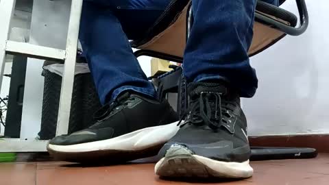 Snapshot of waltherfeet_ chatting on June 5, 4:35 pm WaltherFeet online show from June 5, 4:35 pm