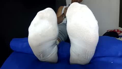 Snapshot of waltherfeet_ chatting on June 7, 3:21 am WaltherFeet online show from June 7, 3:21 am
