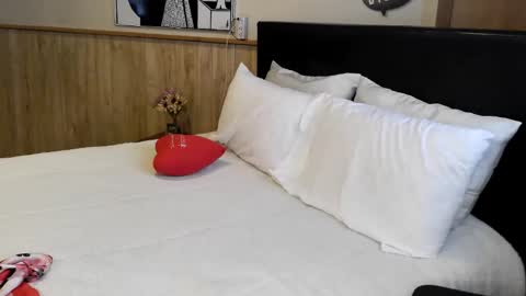 wanderlustgaal online show from September 10, 4:07 pm