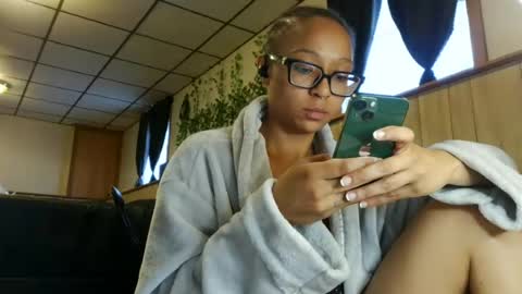 Snapshot of wanderlustgaal chatting on July 3, 7:31 pm wanderlustgaal online show from July 3, 7:31 pm