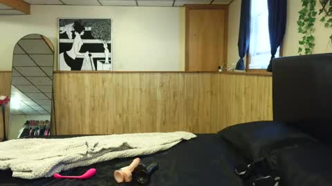 Snapshot of wanderlustgaal chatting on July 10, 1:03 pm wanderlustgaal online show from July 10, 1:03 pm
