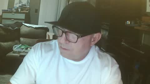 inittogetitin online show from December 23, 1:14 am