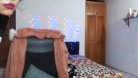 warrior_xena online show from February 19, 9:17 am