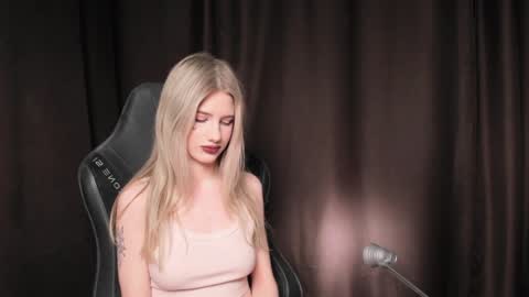 waterfallwoods online show from January 11, 6:03 am