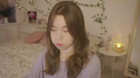 Snapshot of watermelon_sugar_ chatting on March 12, 3:18 pm Tess Pls support me with Can we reach 155 my favorite number online show from March 12, 3:18 pm