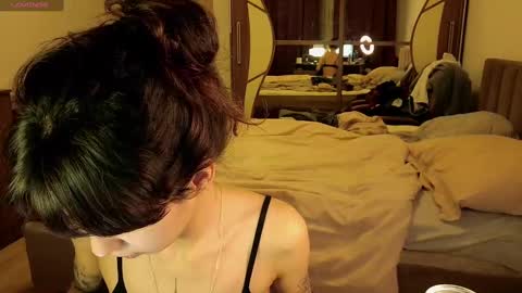 Mina online show from December 2, 6:54 pm