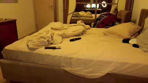 Mina online show from December 5, 8:00 pm