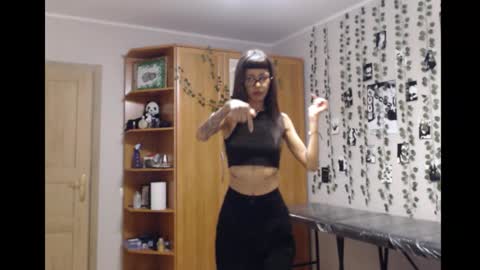 Mina online show from November 17, 3:51 pm