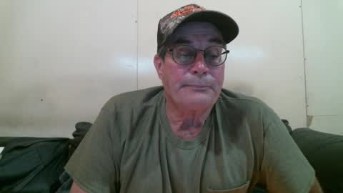 Snapshot of wbfarm chatting on April 18, 1:53 am WB Farm online show from April 18, 1:53 am