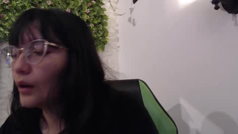 Trixie 3 online show from February 19, 1:50 pm