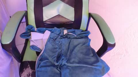 Trixie 3 online show from November 20, 2:45 am