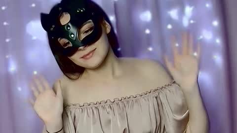 Snapshot of weareyoursun chatting on February 26, 1:52 pm Alice online show from February 26, 1:52 pm