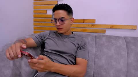 Jhonny Dick  his neighbors. online show from September 26, 7:29 pm