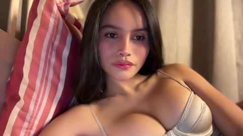 Maggie online show from November 15, 5:09 pm